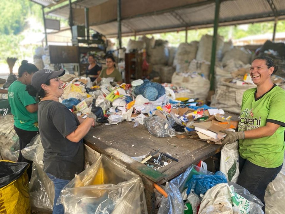 Governo Es F Rum Capixaba Re Ne Catadores De Materiais Recicl Veis Em